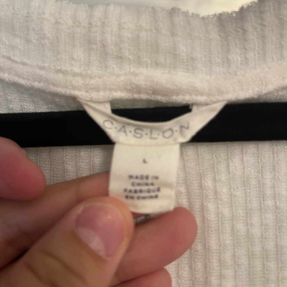 White Ribbed V-Neck Buttoned Top - image 2